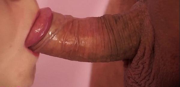  Gentle blowjob with an cumshot on the tongue, close-up